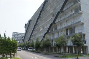 SANAA . Gifu Kitagata Apartment Building (5)